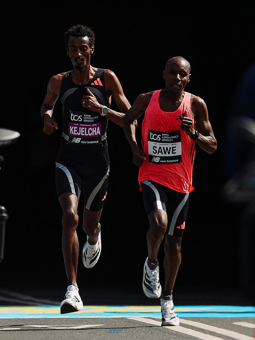 Découvrez l'adidas Adizero Pro Evo 3 : la supershoe de 97 g qui a accompagné Sabastian Sawe sous les deux heures au Marathon de Londres.