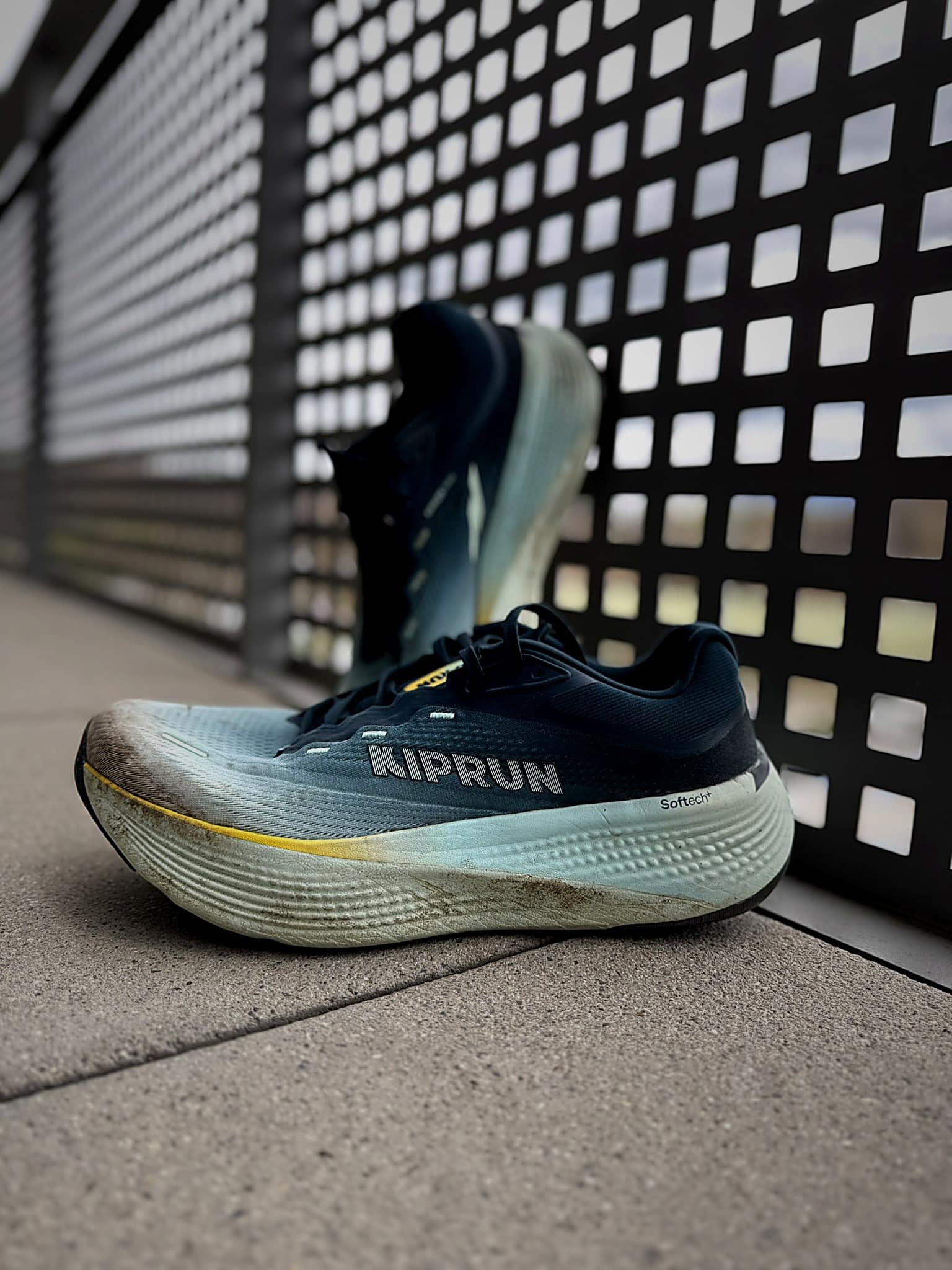 Test de la Kiprun Kipride Max après 100 km : confort, amorti maximal, performance et rapport qualité-prix. Notre avis complet sur ce daily trainer signé Kiprun.