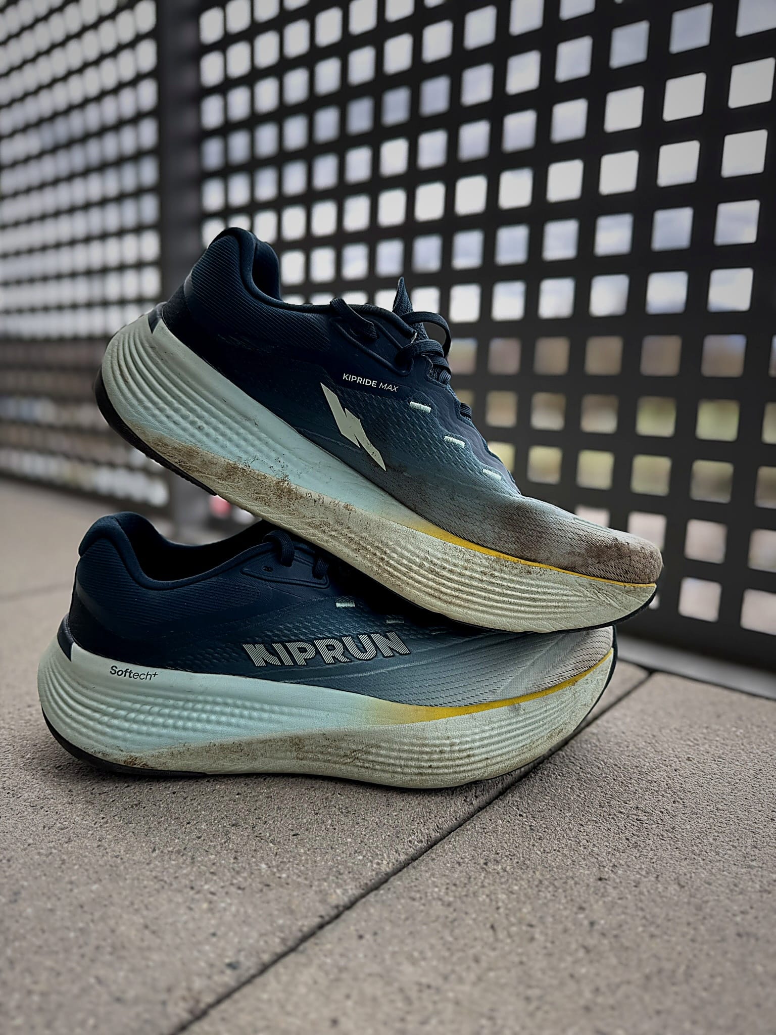 Test de la Kiprun Kipride Max après 100 km : confort, amorti maximal, performance et rapport qualité-prix. Notre avis complet sur ce daily trainer signé Kiprun.