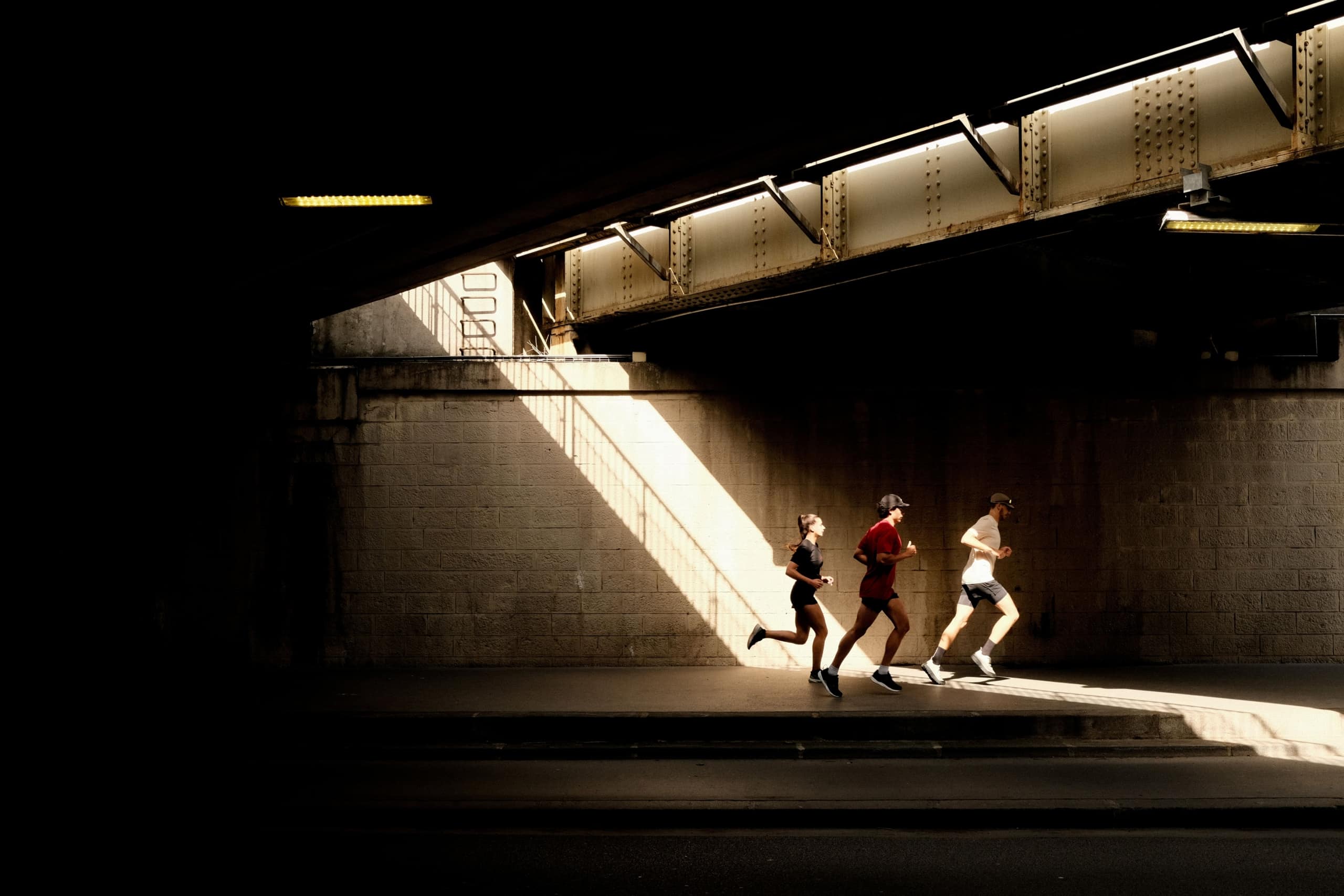 Kotcha, l'appli de coaching running fondée avec Eliud Kipchoge, accueille maintenant Kilian Jornet. Philosophies d'entraînements des deux légendes, plans évolutifs pour la route et le trail.