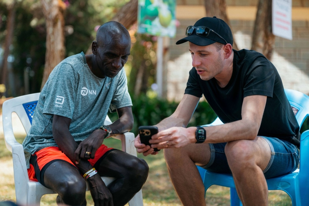 Kotcha, l'appli de coaching running fondée avec Eliud Kipchoge, accueille maintenant Kilian Jornet. Philosophies d'entraînements des deux légendes, plans évolutifs pour la route et le trail.