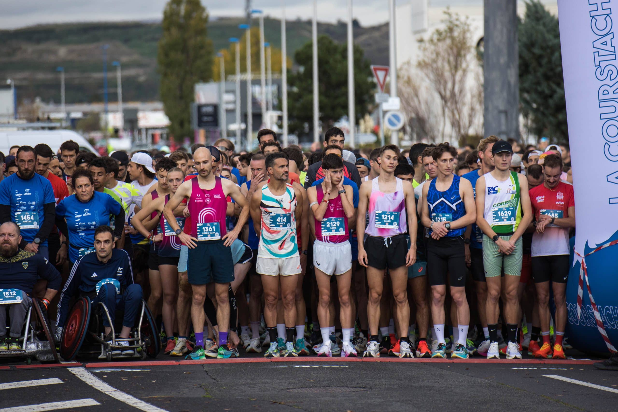Pour sa 9e édition, le 2 novembre dernier, la Courstache à Aubière, à deux pas de Clermont-Ferrand (Puy-de-Dôme) a rassemblé près de 6500 participants. 10 km, 5 km et 5 km loisirs ont fait le bonheur des coureurs, qu’ils soient élite ou débutants. Un record d’affluence pour cet événement solidaire et caritatif contre les cancers masculins.