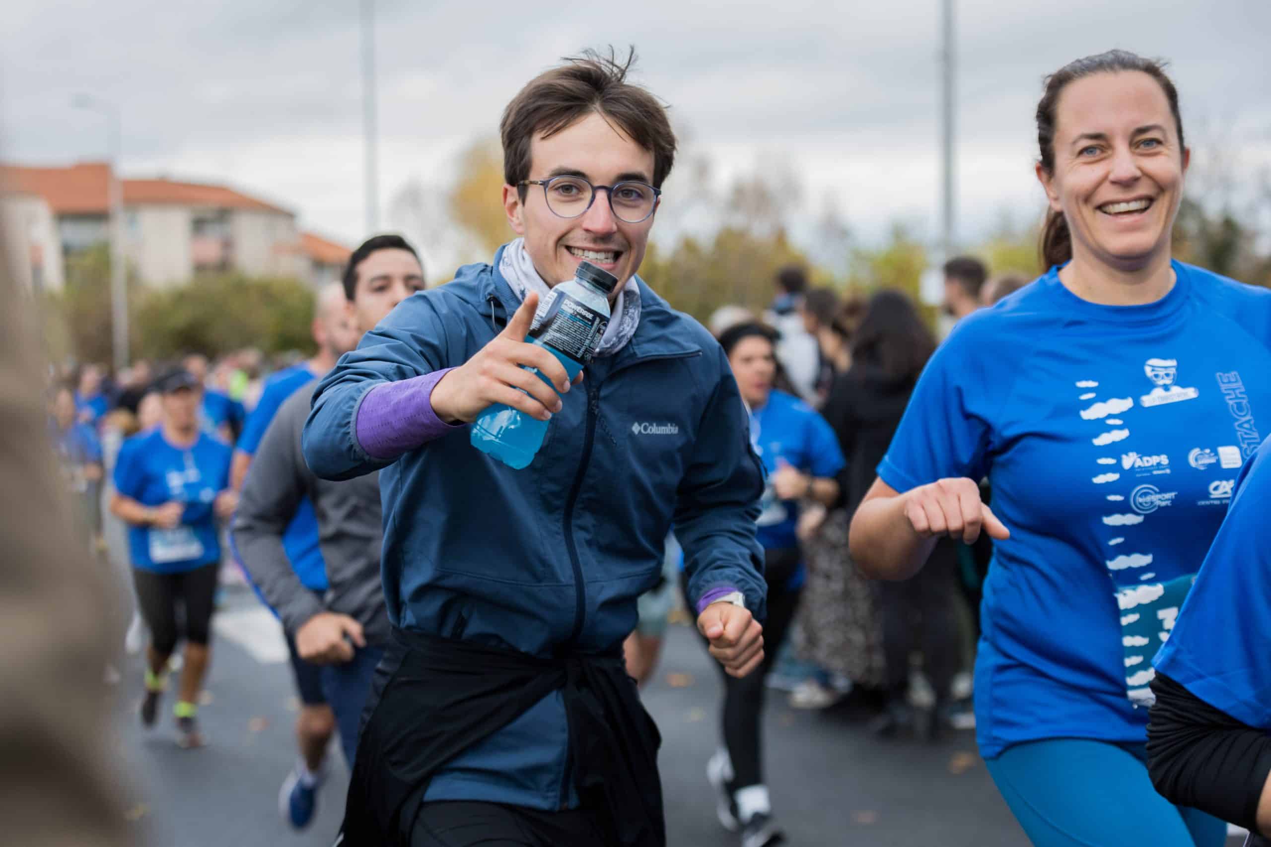 Pour sa 9e édition, le 2 novembre dernier, la Courstache à Aubière, à deux pas de Clermont-Ferrand (Puy-de-Dôme) a rassemblé près de 6500 participants. 10 km, 5 km et 5 km loisirs ont fait le bonheur des coureurs, qu’ils soient élite ou débutants. Un record d’affluence pour cet événement solidaire et caritatif contre les cancers masculins.