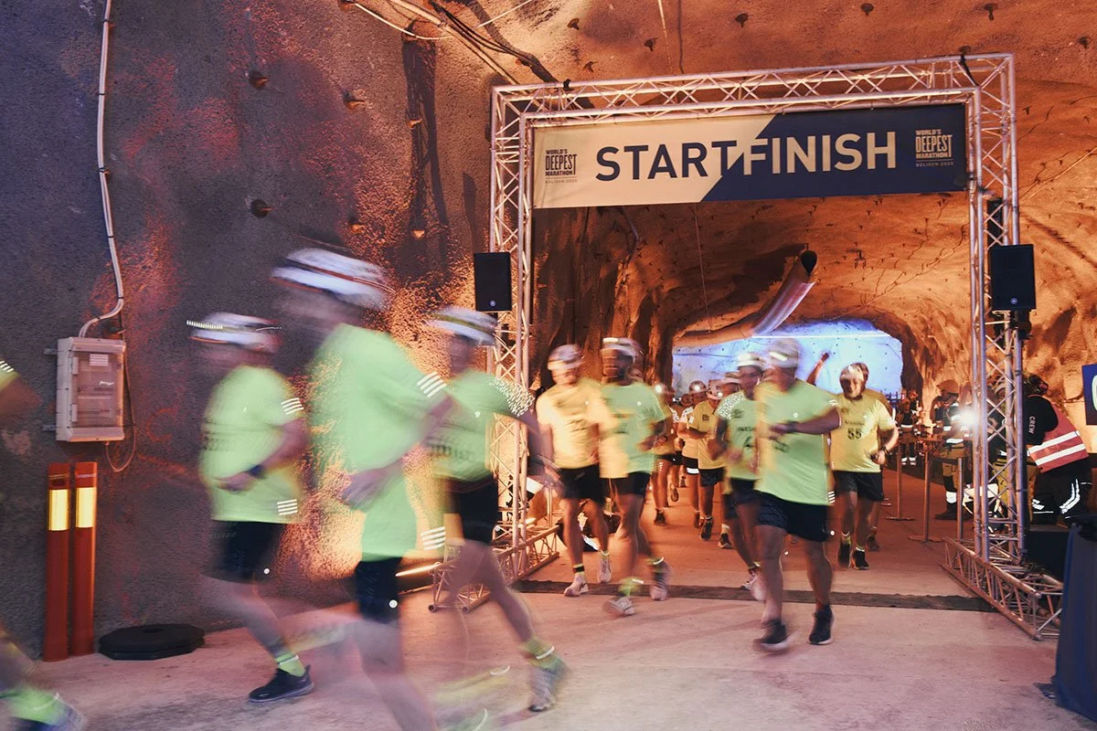 55 coureurs ont bouclé un marathon à plus de 1100 m sous terre dans la Garpenberg Mine, dans des conditions extrêmes.