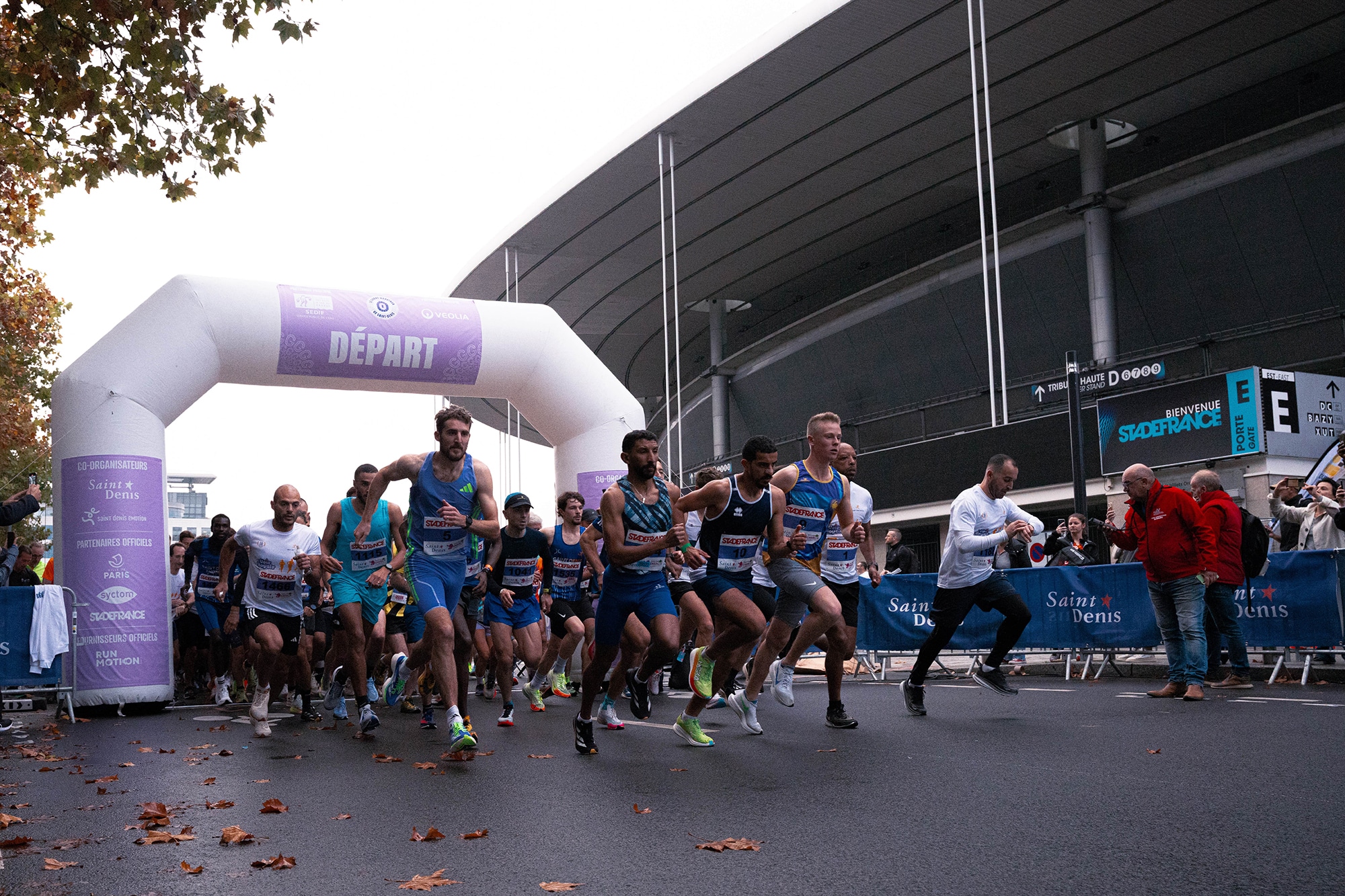 Les Voies Royales de Saint-Denis reviennent 25 et 26 octobre 2025 avec une arrivée en apothéose sur la piste violette du Stade de France.