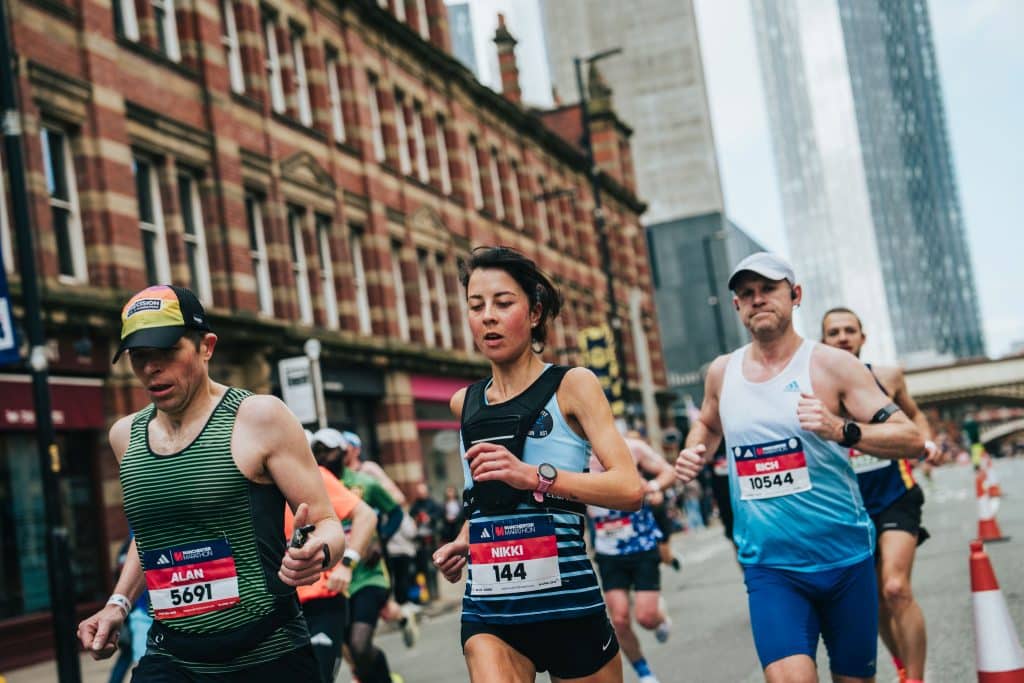 Comment s’inscrire au Marathon de Manchester 2026 ? Prix, dates, modes d’inscription, remboursement et conseils pour obtenir un dossard sur l’un des marathons les plus rapides du Royaume-Uni.
