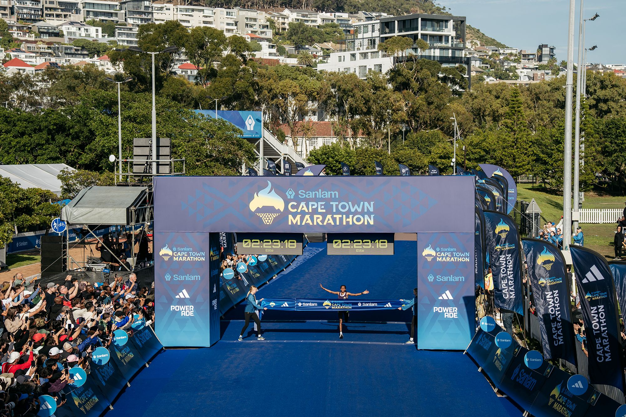 Le Marathon de Cape Town devient officiellement le 8e Abbott World Marathon Major et le premier sur le sol africain. Rendez-vous le 23 mai 2027.