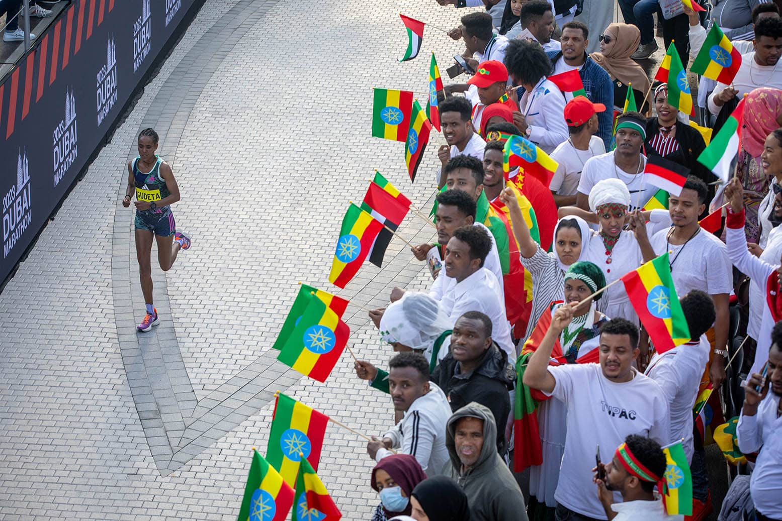 Comment s’inscrire au Marathon de Dubaï ? Dates d’inscription, prix du dossard, modalités, agences de voyage, parcours, records et infos pratiques sur l’un des marathons les plus rapides du monde.