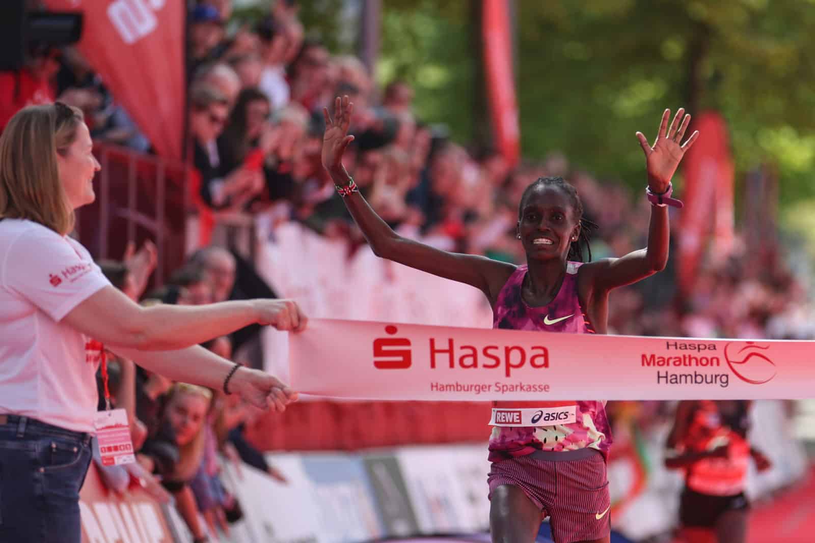 Découvrez comment s’inscrire au marathon de Hambourg : dates d’ouverture, modes d’inscription, prix du dossard, transfert officiel et conseils pratiques pour courir l’un des marathons les plus rapides d’Europe.