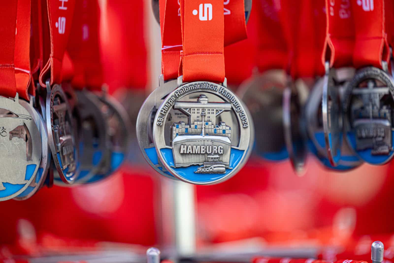 Découvrez comment s’inscrire au marathon de Hambourg : dates d’ouverture, modes d’inscription, prix du dossard, transfert officiel et conseils pratiques pour courir l’un des marathons les plus rapides d’Europe.