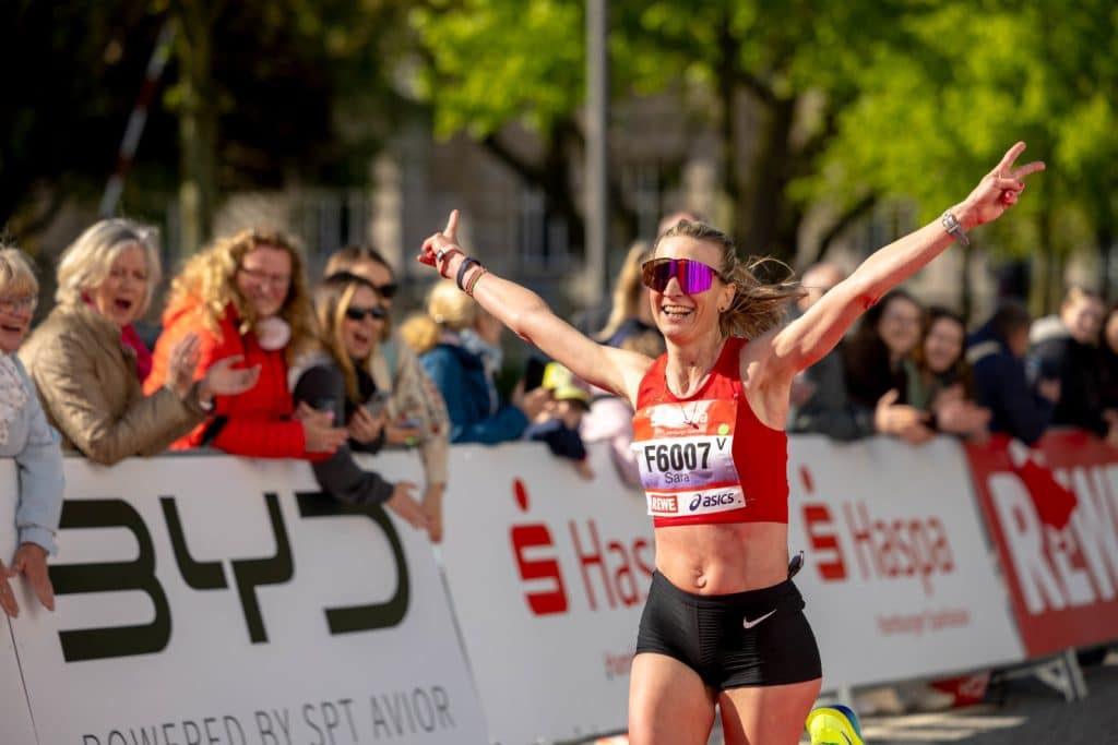 Découvrez comment s’inscrire au marathon de Hambourg : dates d’ouverture, modes d’inscription, prix du dossard, transfert officiel et conseils pratiques pour courir l’un des marathons les plus rapides d’Europe.