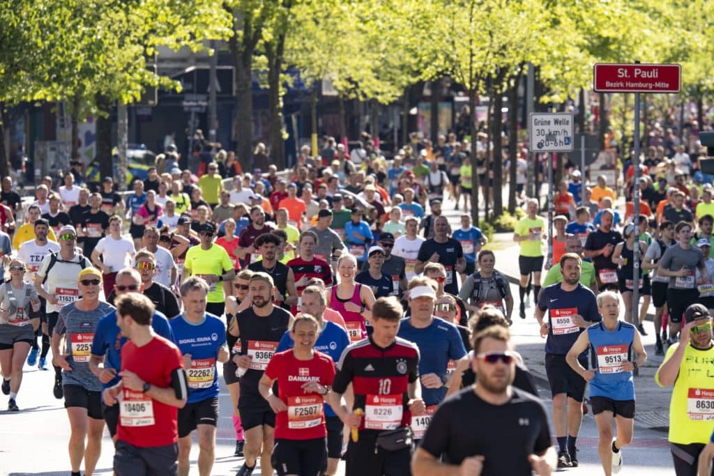 Découvrez comment s’inscrire au marathon de Hambourg : dates d’ouverture, modes d’inscription, prix du dossard, transfert officiel et conseils pratiques pour courir l’un des marathons les plus rapides d’Europe.