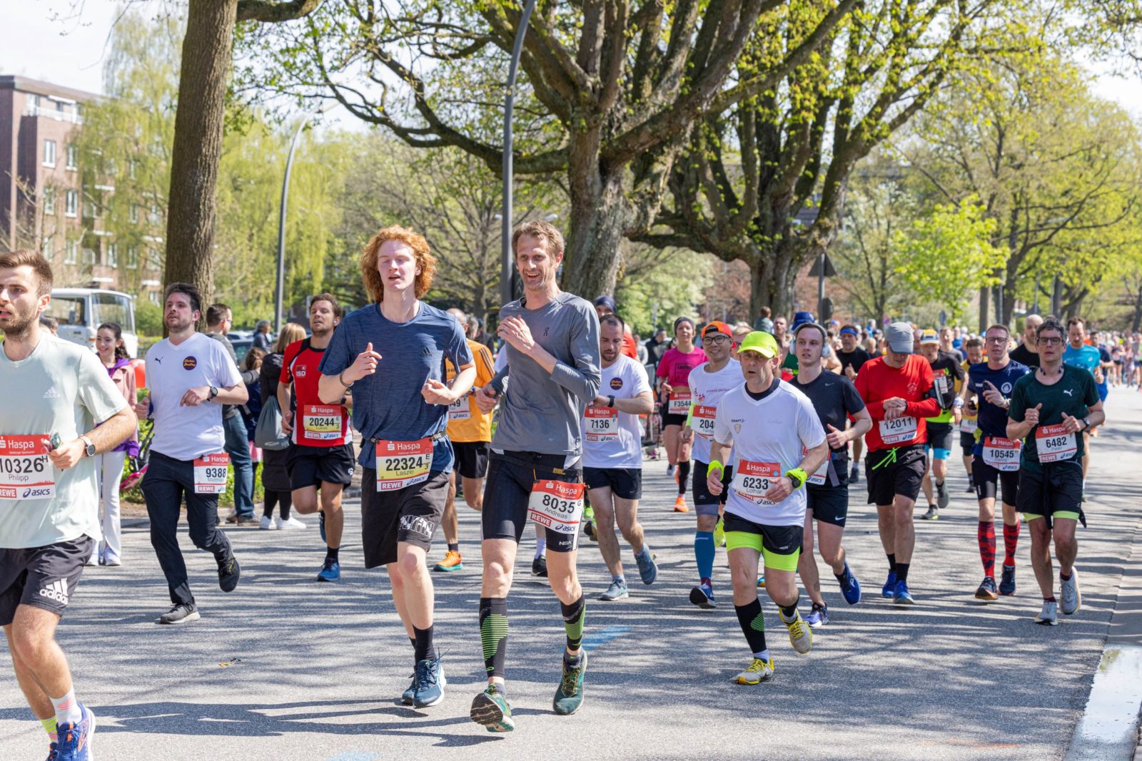 Découvrez comment s’inscrire au marathon de Hambourg : dates d’ouverture, modes d’inscription, prix du dossard, transfert officiel et conseils pratiques pour courir l’un des marathons les plus rapides d’Europe.