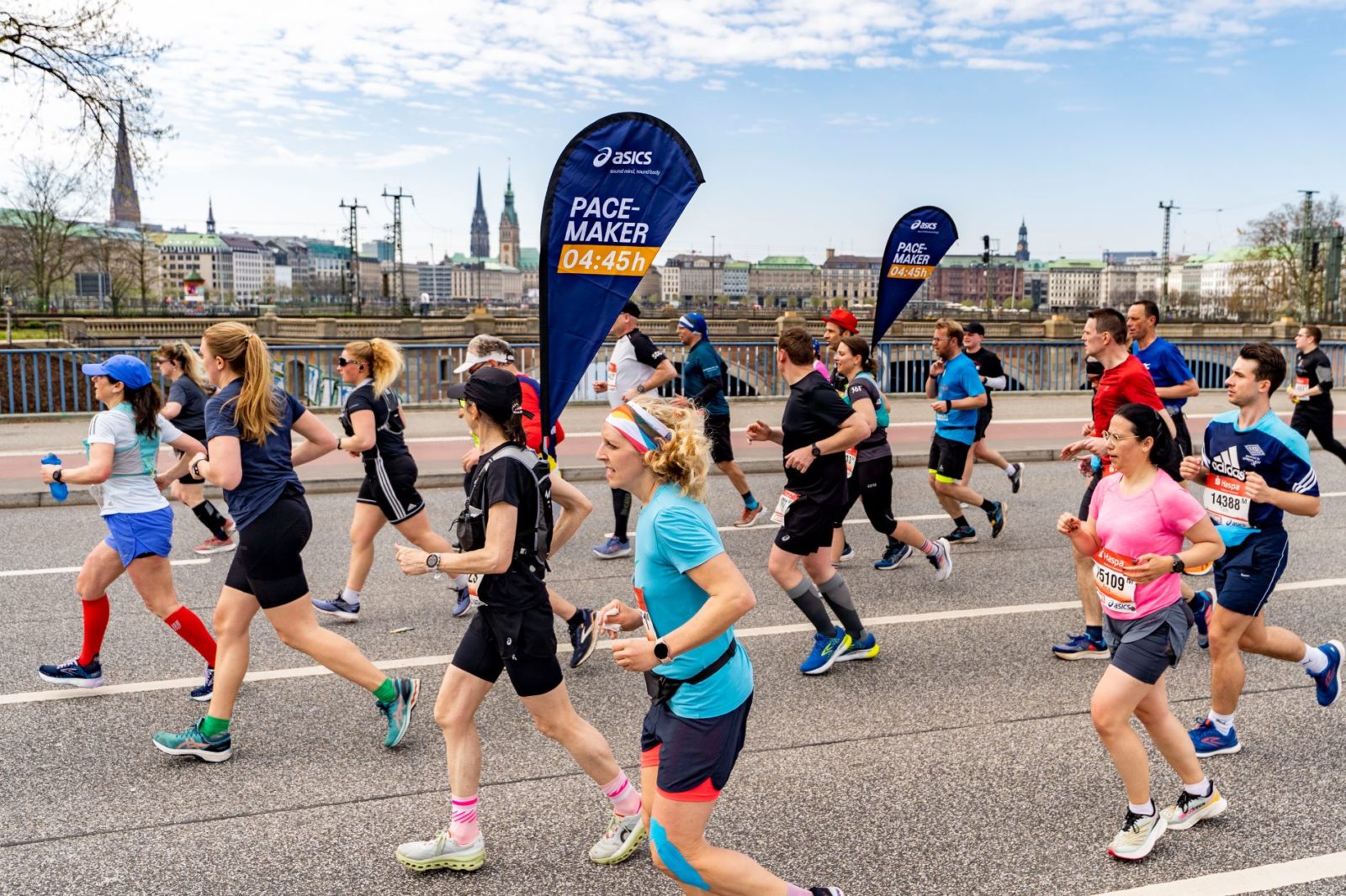 Découvrez comment s’inscrire au marathon de Hambourg : dates d’ouverture, modes d’inscription, prix du dossard, transfert officiel et conseils pratiques pour courir l’un des marathons les plus rapides d’Europe.