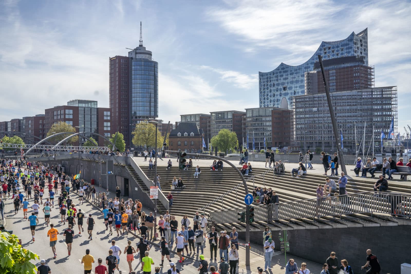 Découvrez comment s’inscrire au marathon de Hambourg : dates d’ouverture, modes d’inscription, prix du dossard, transfert officiel et conseils pratiques pour courir l’un des marathons les plus rapides d’Europe.