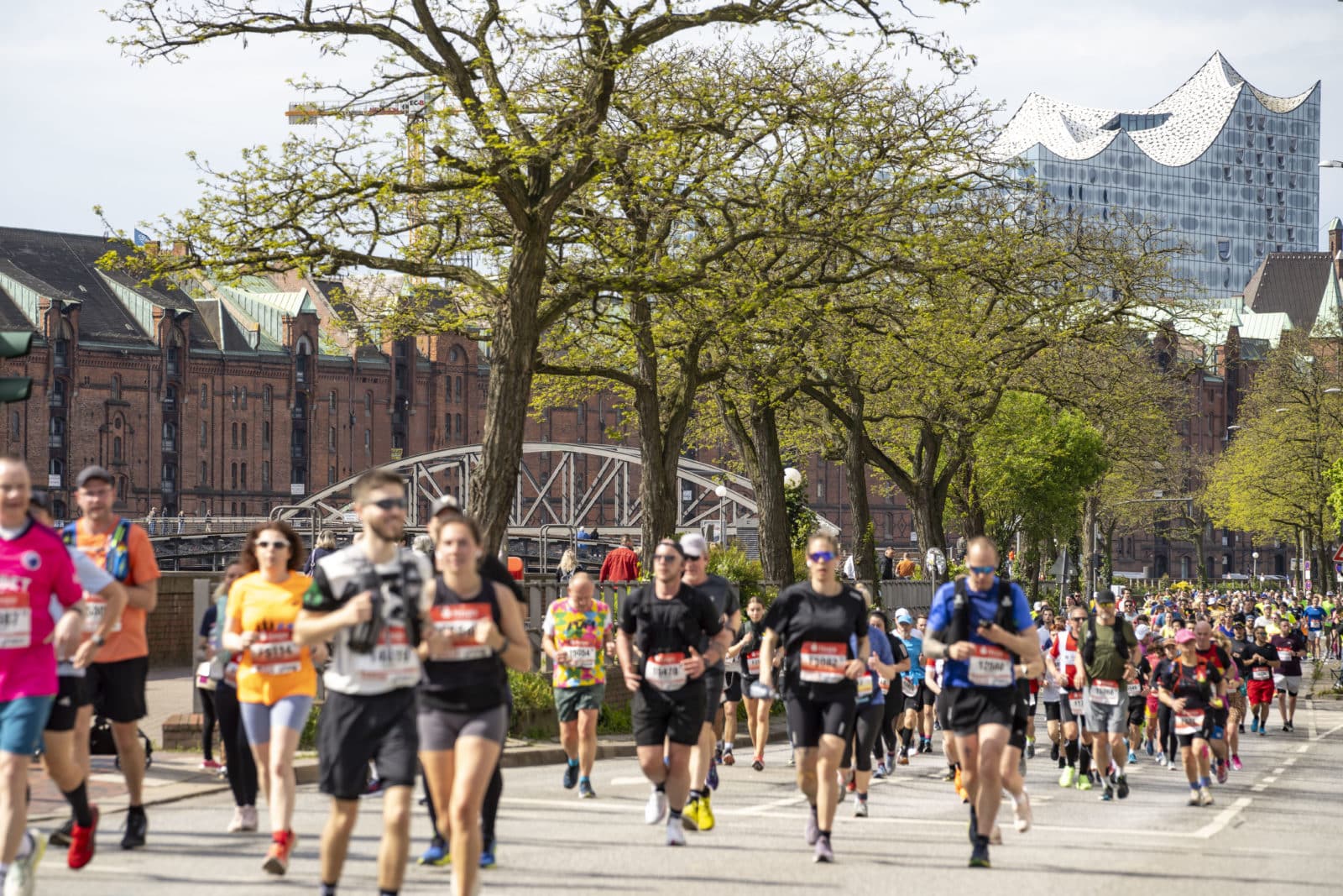 Découvrez comment s’inscrire au marathon de Hambourg : dates d’ouverture, modes d’inscription, prix du dossard, transfert officiel et conseils pratiques pour courir l’un des marathons les plus rapides d’Europe.
