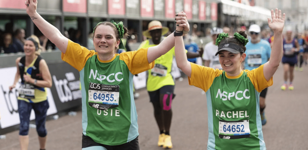 Découvrez les chiffres clés du Marathon de Londres 2026 : 59 830 finishers, deux hommes sous les 2 heures, record du monde féminin et une édition historique pour le running mondial.