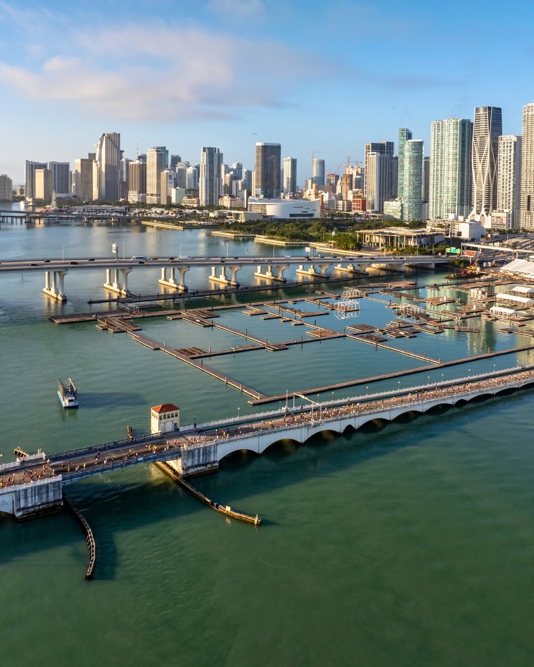 Comment s'inscrire au Marathon de Miami ? Dates, tarifs, conseils pour décrocher votre dossard avant le sold out. Le guide complet du Marathon de Miami.