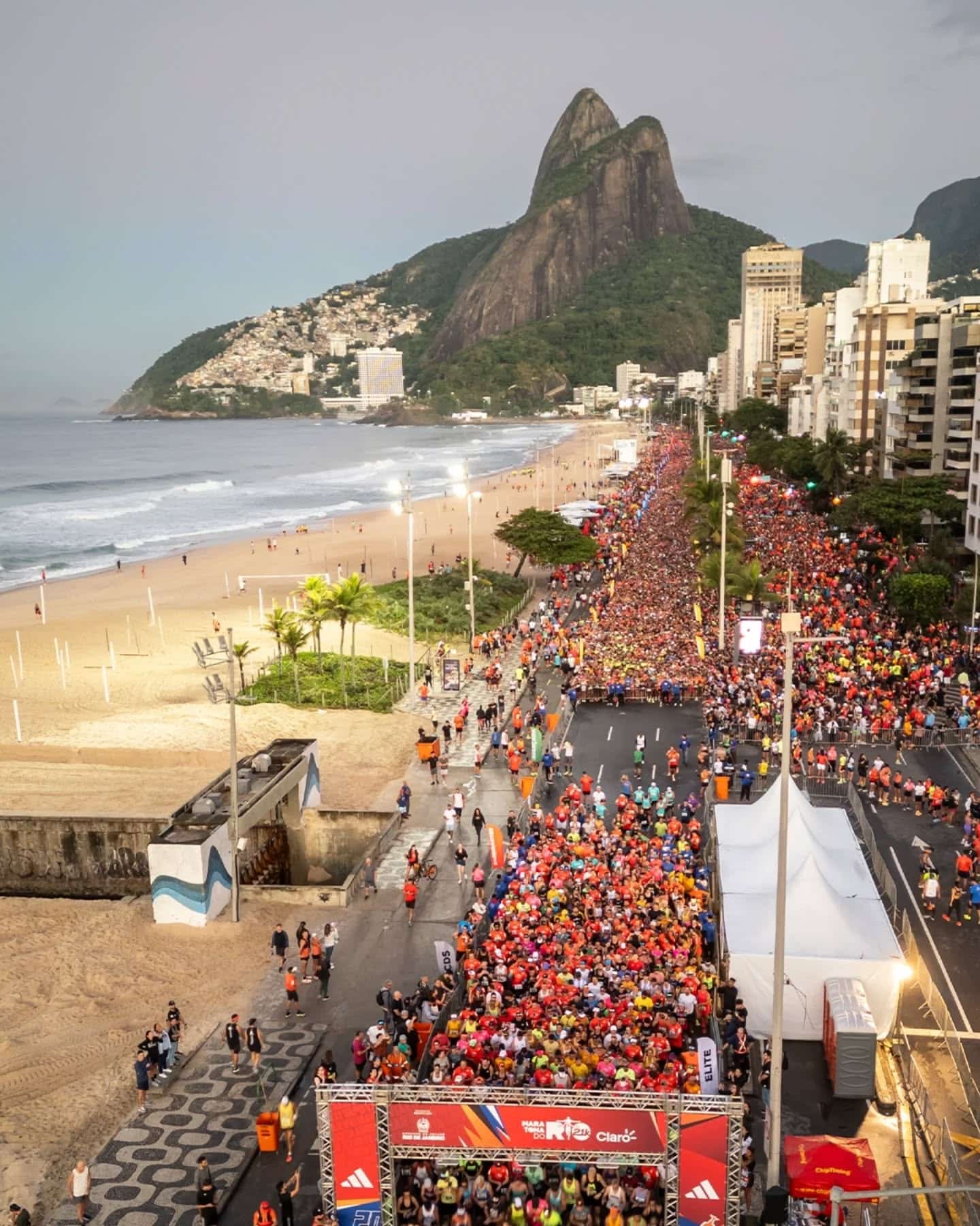 Marathon de Rio de Janeiro : inscriptions, tirage au sort, prix et parcours. Tout savoir sur le Marathon de Rio pour courir sur les plages de Copacabana.