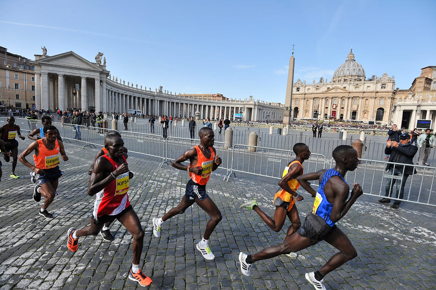 Découvrez si les pavés romains rendent vraiment le Marathon de Rome difficile. On vous dit tout sur le parcours de cette course mythique.