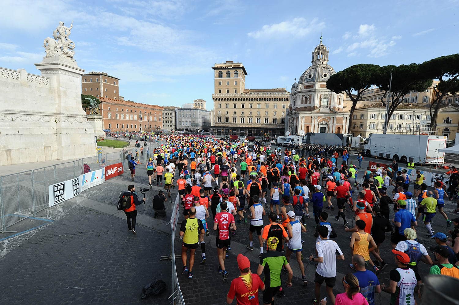 Découvrez si les pavés romains rendent vraiment le Marathon de Rome difficile. On vous dit tout sur le parcours de cette course mythique.