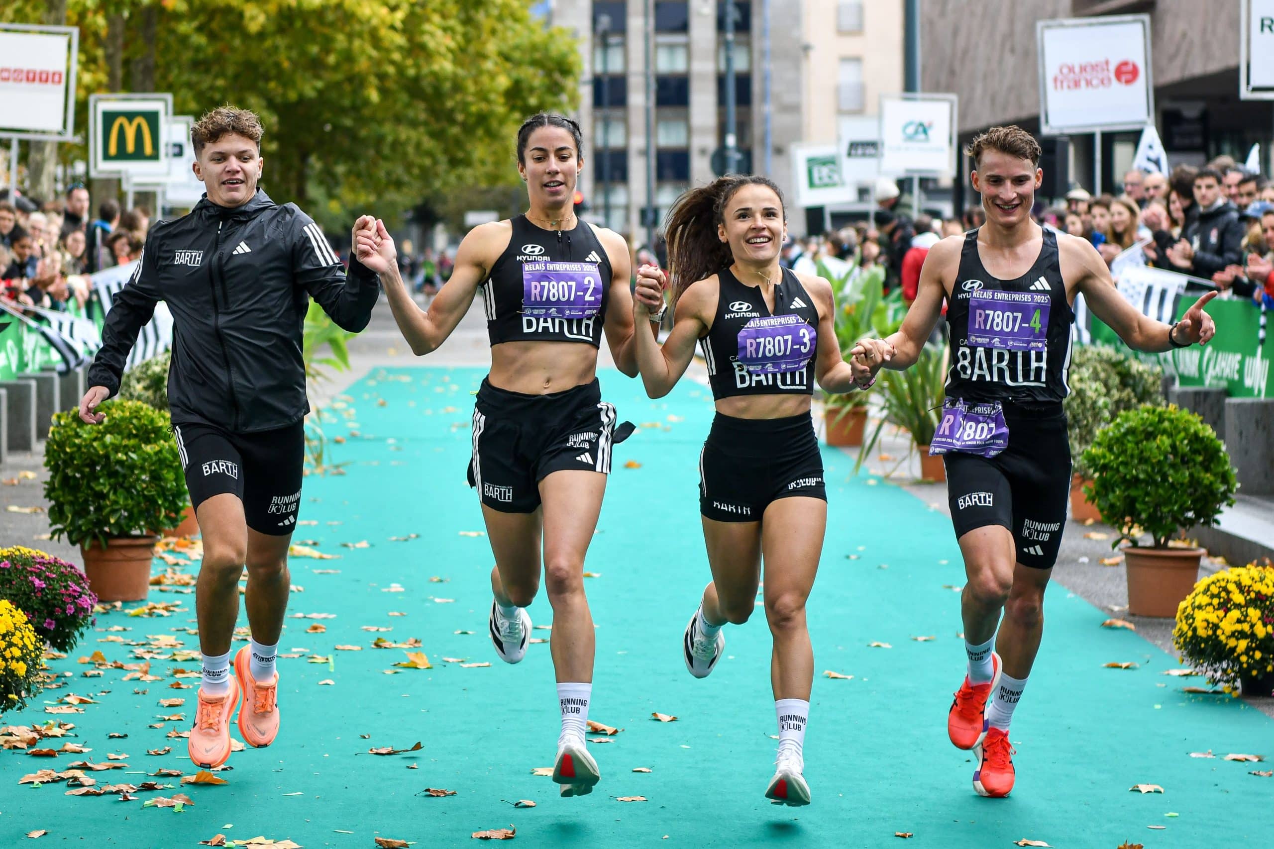 Le Marathon Vert Rennes School of Business, qui se déroule traditionnellement en octobre, gagne en popularité chaque année depuis quinze ans. Le record d’inscriptions a été battu pour l’édition 2025. Au total, sur les six épreuves, ils étaient 18 590 à s’être inscrits. En 2026, ce chiffre devrait monter à 20 000. De quoi confirmer Rennes parmi les rendez-vous les plus rapides de France, le tout avec une identité singulière, inclusive et engagée pour l'écologie.