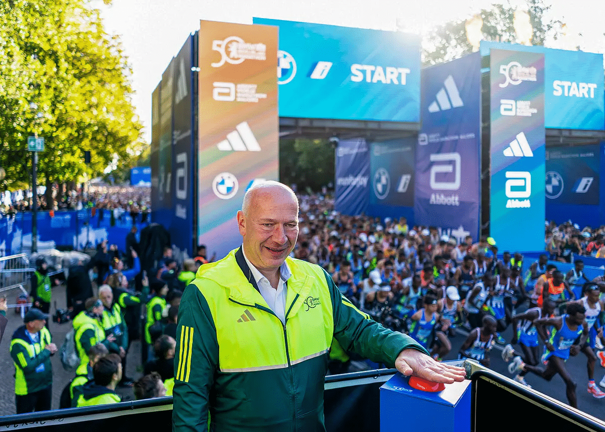 Le Marathon de Berlin 2025 se tiendra le dimanche 21 septembre. C’est l’un des rendez-vous majeurs de la saison des marathons, réputé pour être le marathon le plus rapide du monde. Avec son tracé plat et roulant, la capitale allemande a vu tomber pas moins de 13 records du monde, et l’édition 2025 promet encore un spectacle de très haut niveau avec Sabastian Sawe, Milkesa Mengesha, Rosemary Wanjiru et bien d’autres stars au départ.