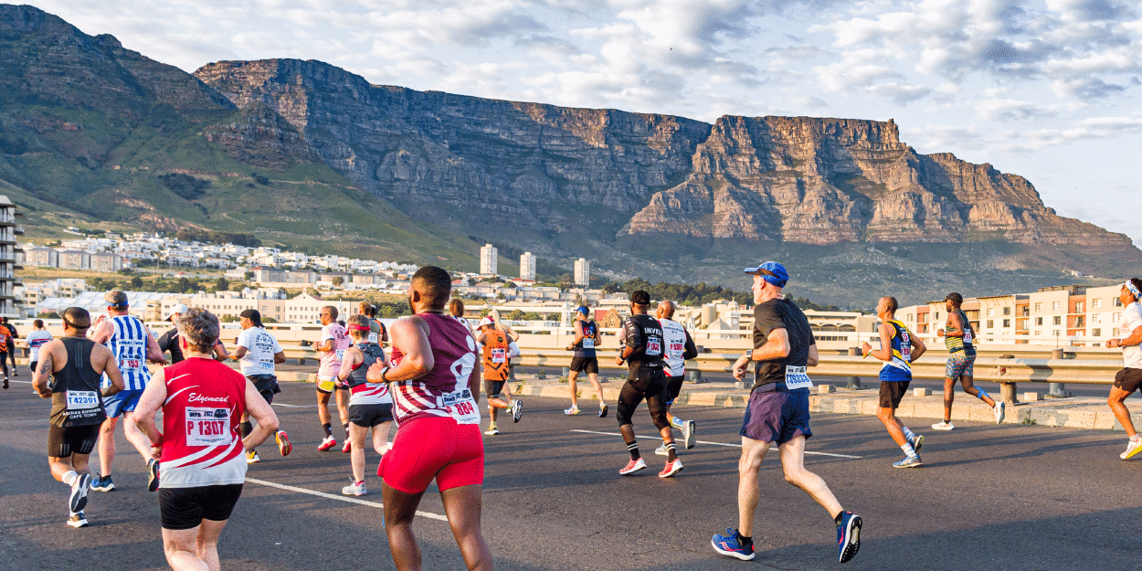 Le Marathon de Cape Town 2025 annulé 90 minutes avant le départ à cause de vents violents laissant 24 000 coureurs sur la touche.