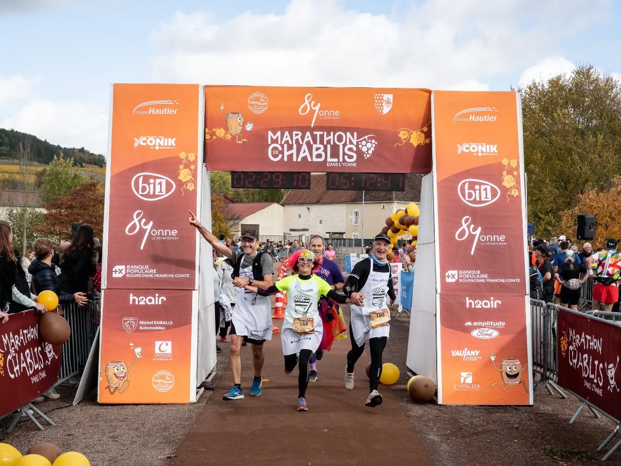 Ce samedi 25 octobre, le Marathon de Chablis, organisé par la structure Idée Alpe, a rassemblé la foule pour sa 6e édition. L’ancienne région de Bourgogne ne manque décidément pas de ressources et mérite qu’on y fasse un tour !
