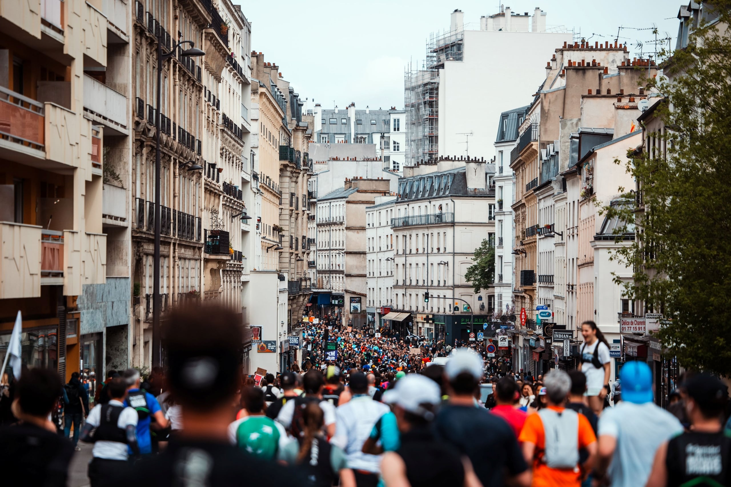 Marathon de Paris 2026 : 57 464 finishers, 49% de primo-marathoniens, record féminin... retrouvez tous les chiffres clés d’une édition spectaculaire au cœur de la capitale.