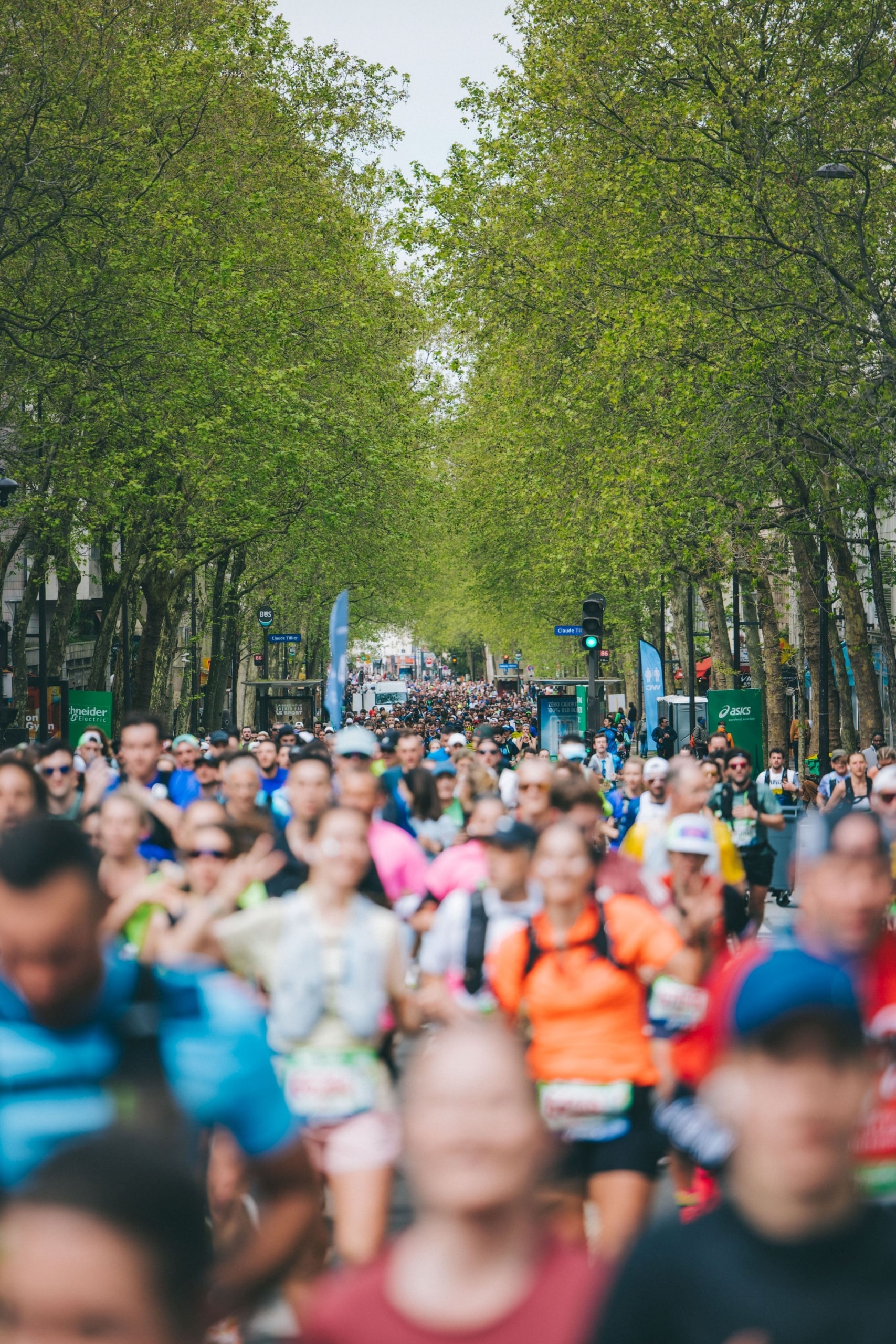 Marathon de Paris 2026 : 57 464 finishers, 49% de primo-marathoniens, record féminin... retrouvez tous les chiffres clés d’une édition spectaculaire au cœur de la capitale.