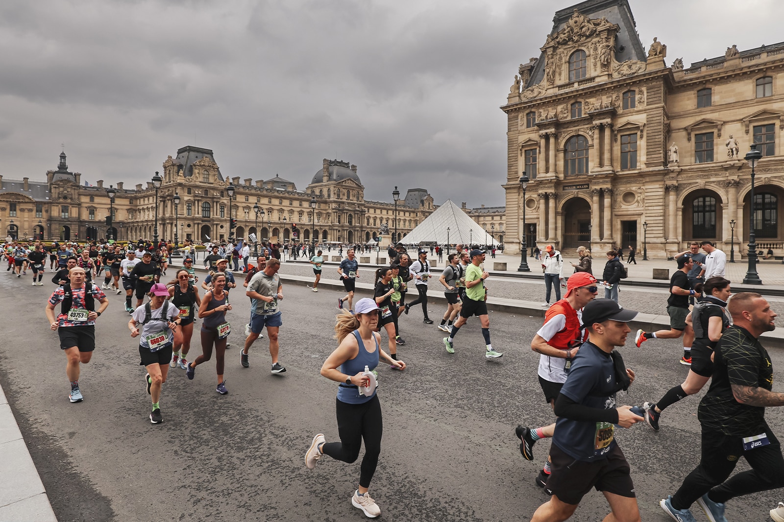 Courir un marathon est une aventure palpitante qui suscite parfois une certaine appréhension. La préparation mentale s'avère être une alliée.