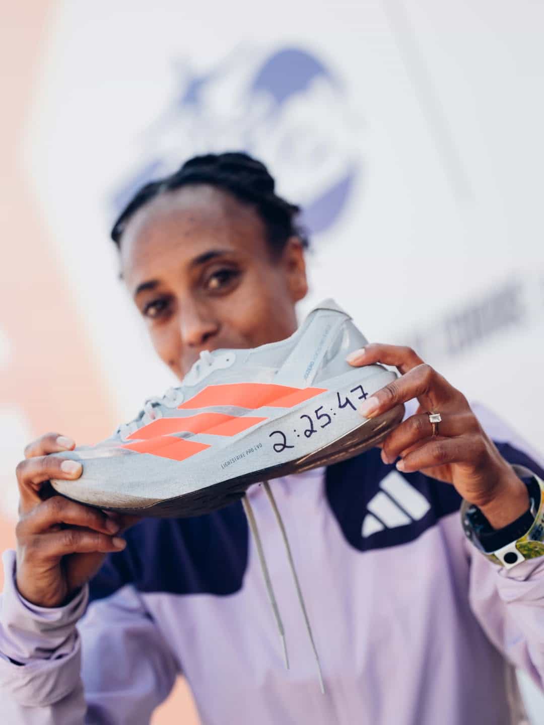 La 24e édition du Marathon de Rio a tenu toutes ses promesses ce dimanche 7 juin, sur les bords de l'Atlantique. Les Ethiopiens Tsegaye Getachew (2h10'22) et Gadise Mulu Demissie (2h25'47) ont inscrit leur nom au palmarès d'une des plus belles courses d'Amérique latine.