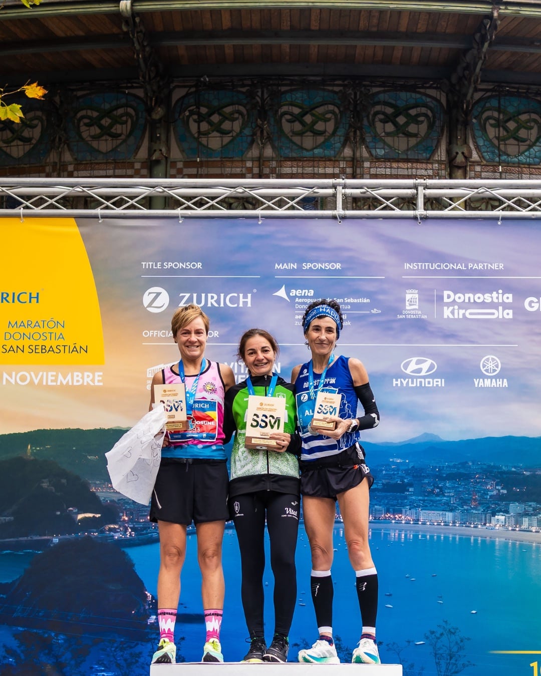 Au cœur de l’une des plus belles villes d’Espagne s’est déroulé le deuxième plus ancien marathon du pays. À San Sebastián, dans le Pays basque, les 11 500 coureurs en quête de performance se sont surpassés. Cette 46e édition a été marquée par un nouveau record de participation dans l’histoire du 42,195 km.