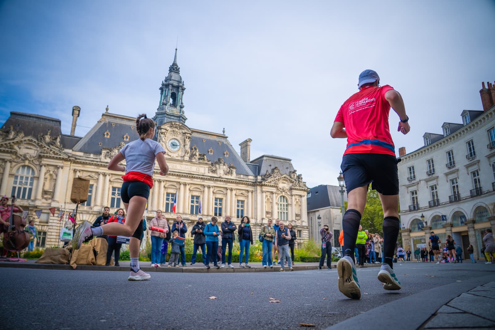 Marathon de Tours : découvrez le parcours entre vignobles, Loire et patrimoine historique. Analyse complète et infos clés.