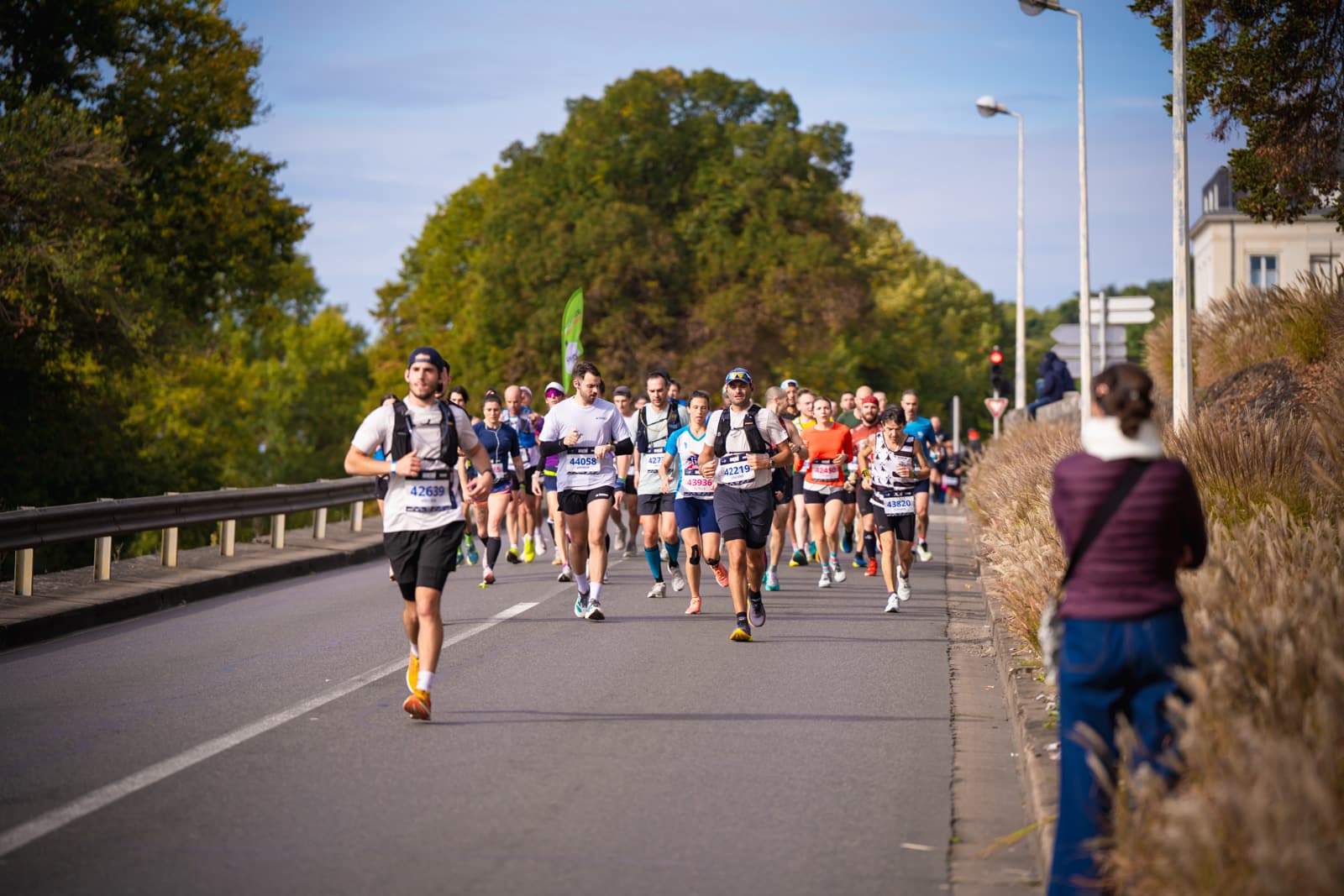 Marathon de Tours : découvrez le parcours entre vignobles, Loire et patrimoine historique. Analyse complète et infos clés.