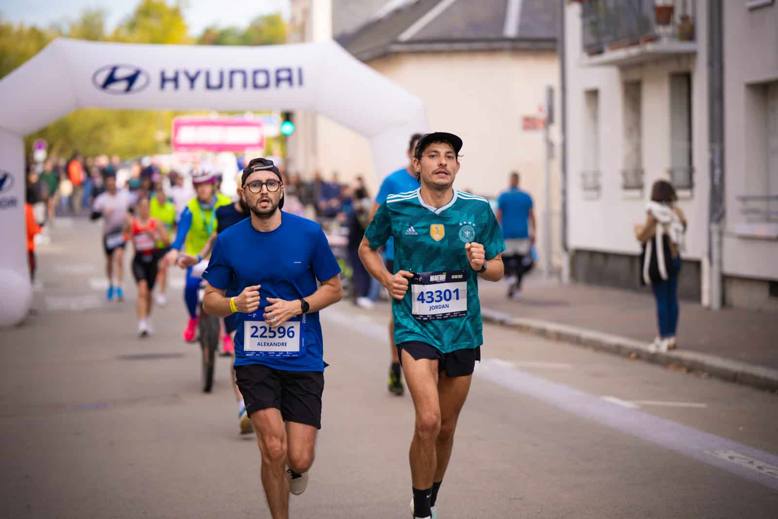 Marathon de Tours : découvrez le parcours entre vignobles, Loire et patrimoine historique. Analyse complète et infos clés.