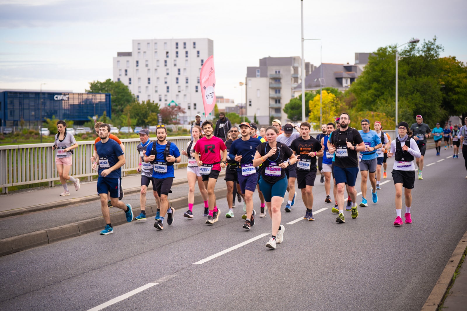 Marathon de Tours : découvrez le parcours entre vignobles, Loire et patrimoine historique. Analyse complète et infos clés.