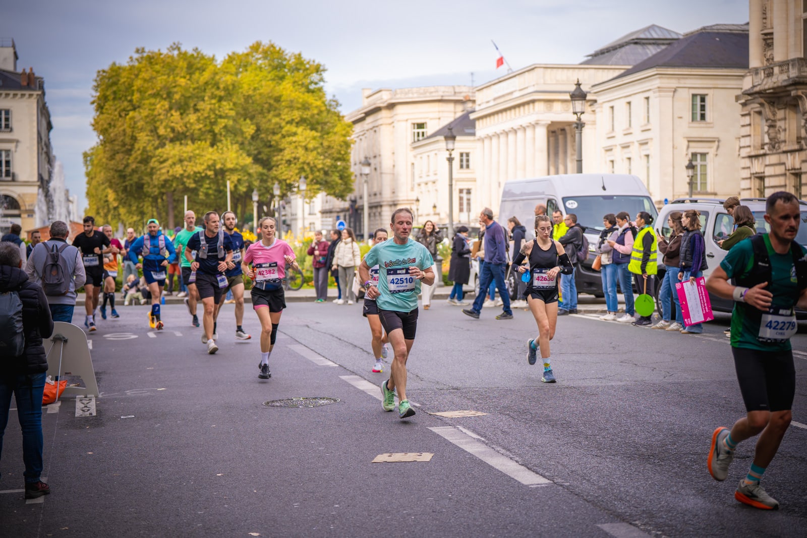 Marathon de Tours : découvrez le parcours entre vignobles, Loire et patrimoine historique. Analyse complète et infos clés.