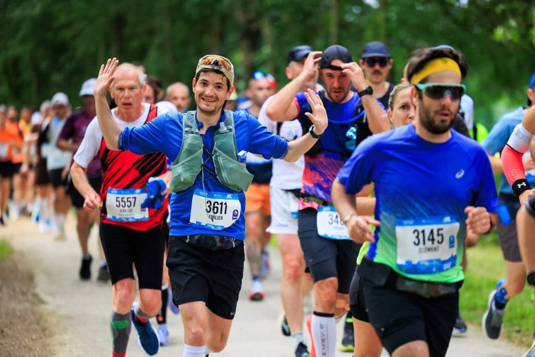 Ce dimanche 10 mai, à Saumur, dans le Maine-et-Loire, se déroulait le Marathon de la Loire et ses multiples épreuves. Quelque 14 000 participants ont pris le départ, encouragés par une foule dense de spectateurs. Sur l’épreuve reine, Maxime Lopes et Bettina Billon se sont imposés.