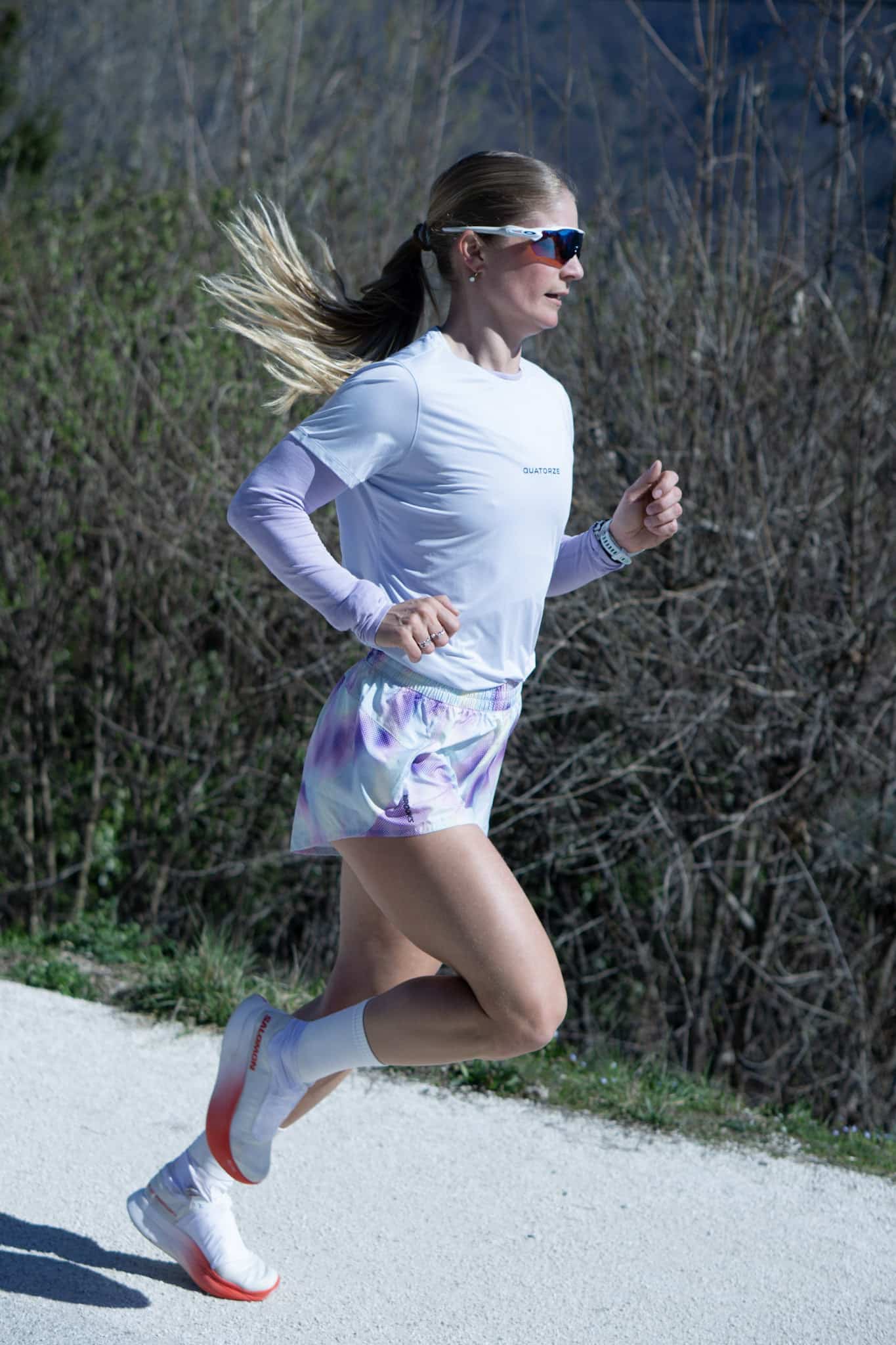 Margaux Soriano, ex-athlète de l’équipe de France sur 400 m haies, se lance sur son premier Marathon de Paris. Objectif : performance et découverte.