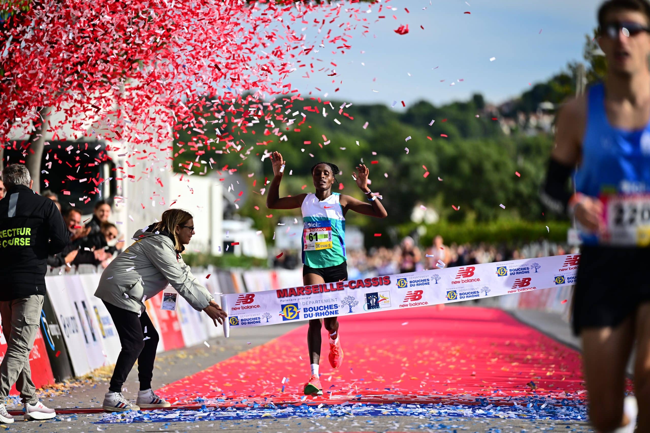Revivez la 46ᵉ édition de Marseille-Cassis 2025 : la victoire renversante d’Ilias Fifa, la domination de Daisy Jepkemei et la performance record de Mélody Julien, meilleure Française sur la mythique montée de la Gineste.