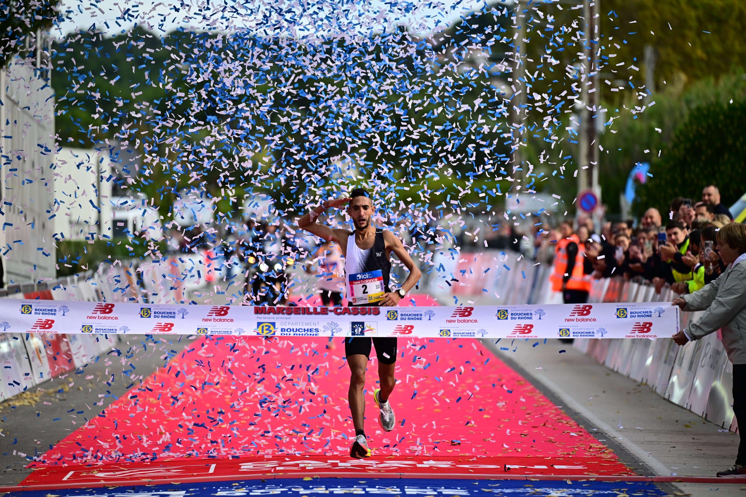 Revivez la 46ᵉ édition de Marseille-Cassis 2025 : la victoire renversante d’Ilias Fifa, la domination de Daisy Jepkemei et la performance record de Mélody Julien, meilleure Française sur la mythique montée de la Gineste.