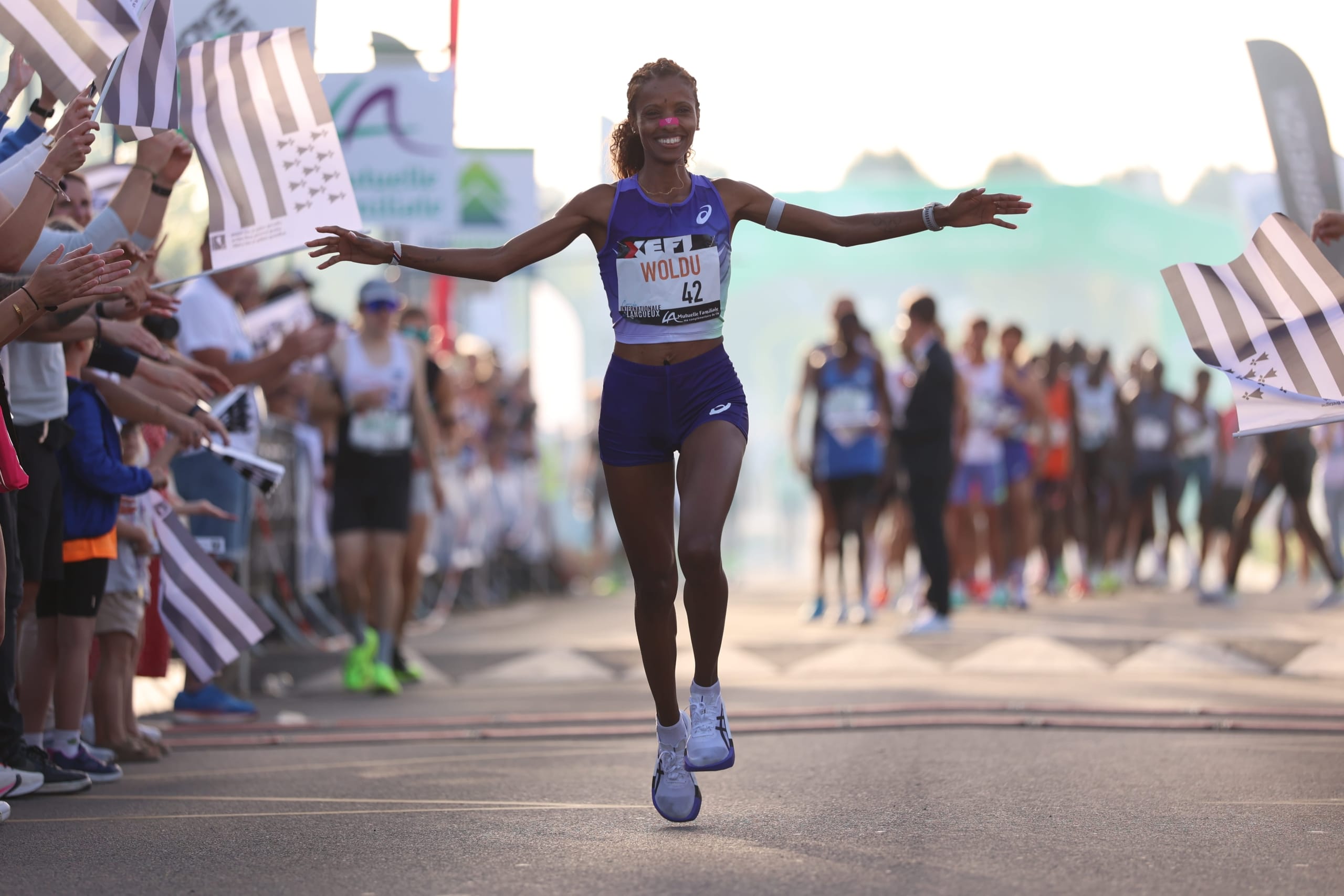 L'édition 2026 de la Corrida de Langueux a battu un record de participation avec un 10 km relevé remportés par Mehdi Frère et Robe Dida.