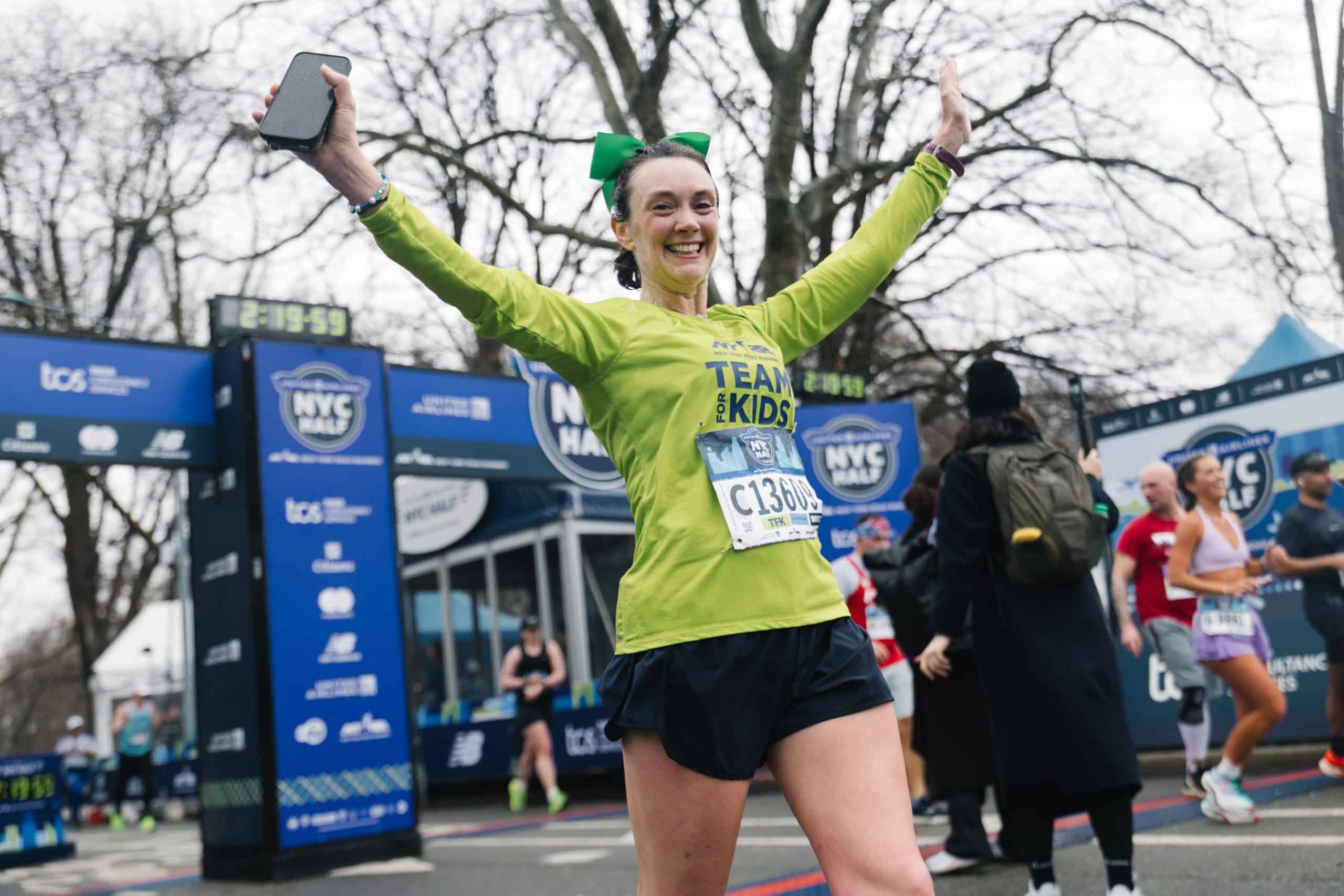 Découvrez toutes les options pour obtenir un dossard au United Airlines NYC Half : loterie, qualification, programme 4 Out of 6, charity et tour-opérateurs. Guide complet pour courir 21,1 km de Brooklyn à Central Park.