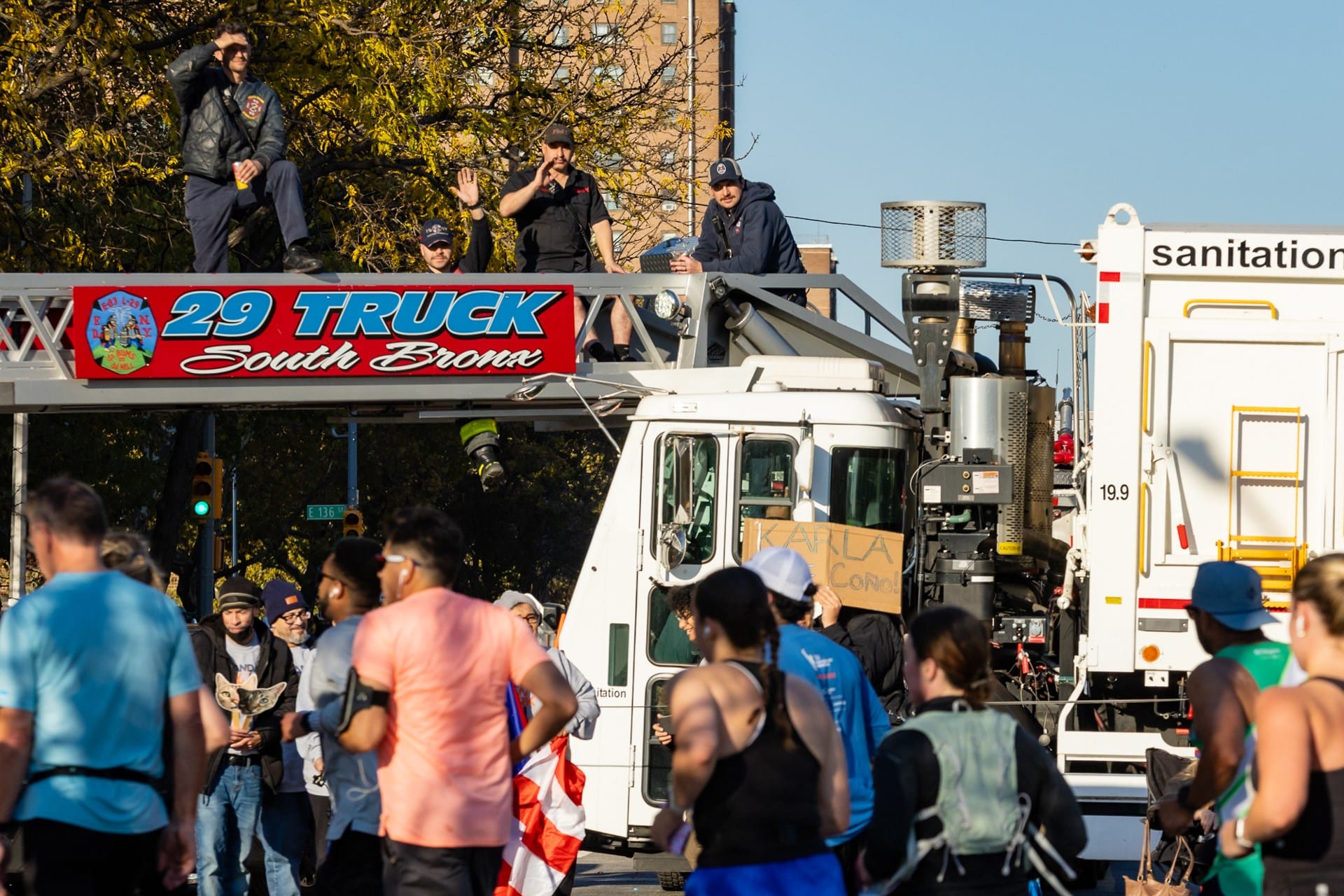 59 226 finishers : record du monde battu pour le Marathon de New York 2025 qui reprend sa couronne de plus grand marathon du monde. Chiffres clés, performances, ambiance et faits marquants d’une édition historique.