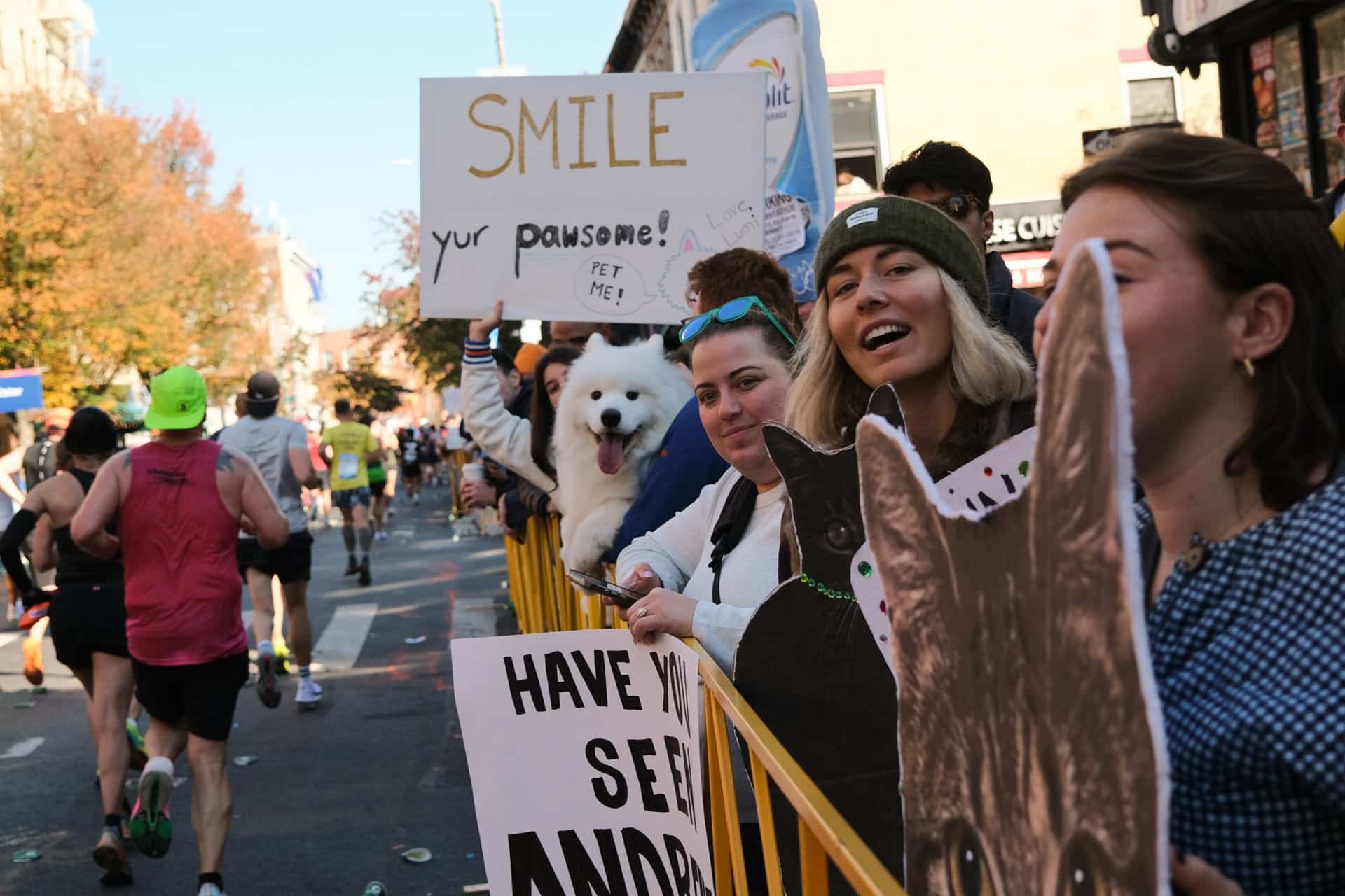 59 226 finishers : record du monde battu pour le Marathon de New York 2025 qui reprend sa couronne de plus grand marathon du monde. Chiffres clés, performances, ambiance et faits marquants d’une édition historique.