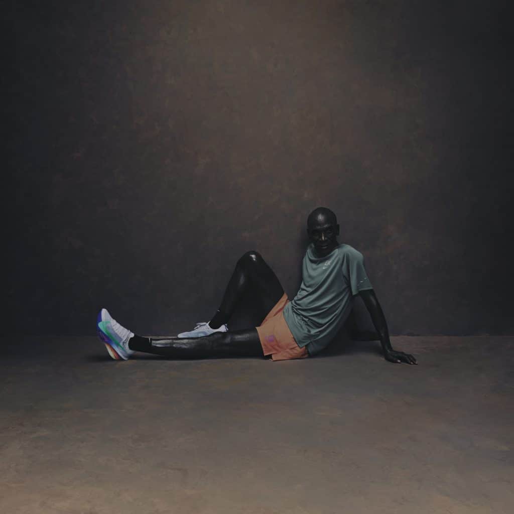 Nike dévoile la nouvelle collection Eliud Kipchoge : quatre modèles iconiques et une philosophie centrée sur le collectif, la transmission et la performance.