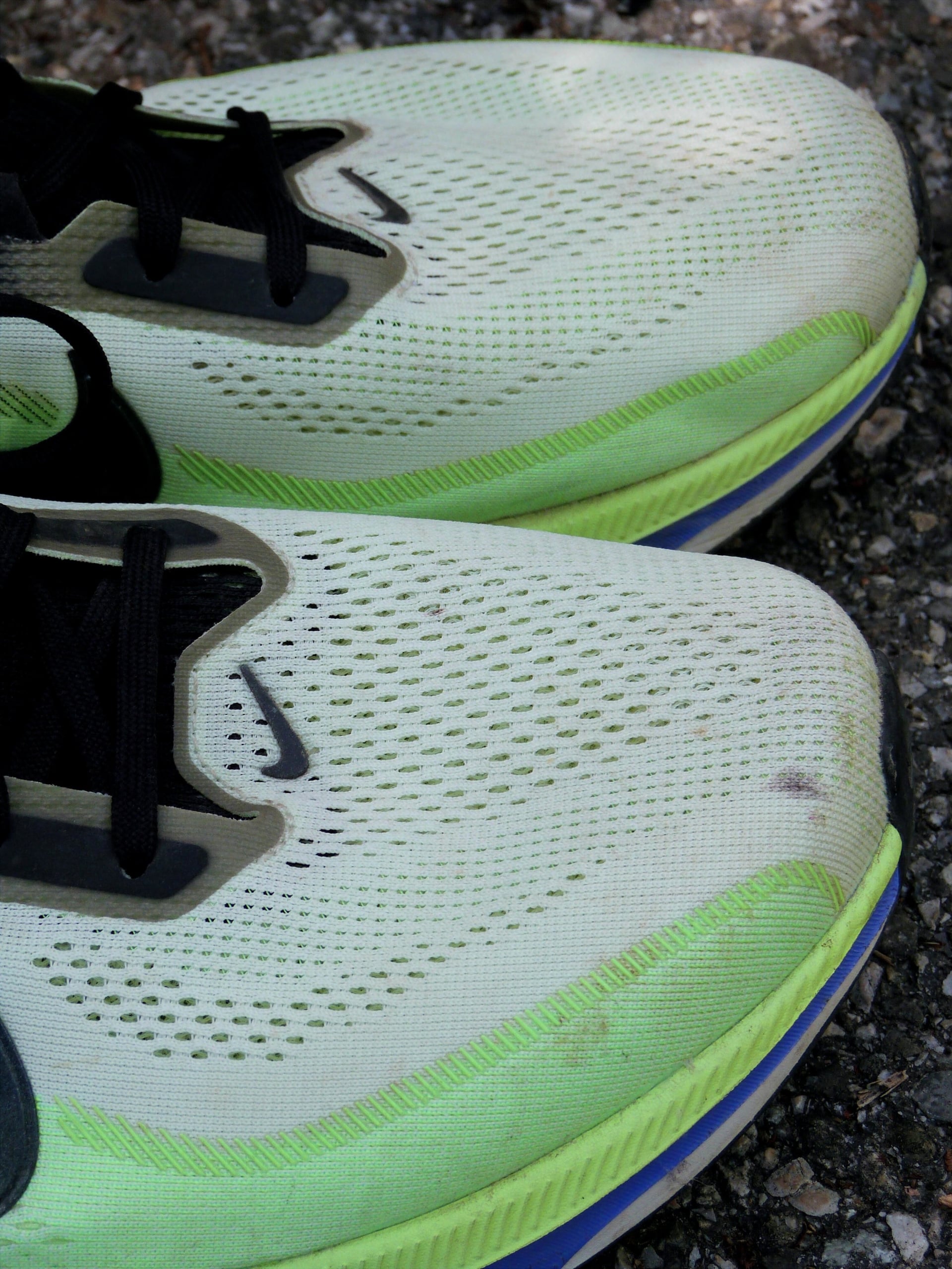 Test complet de la Nike Pegasus 42 après 100 km : confort, performance, poids, durabilité et comparaison avec la concurrence.