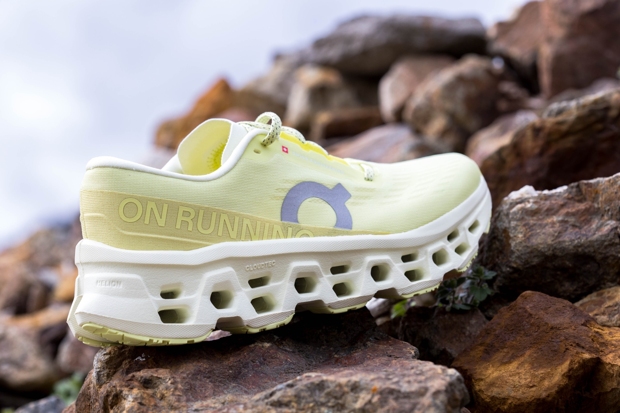 Test On Cloudmonster 3 : notre avis après 100 km sur ce modèle daily trainer confortable avec amorti CloudTec pour les runs du quotidien.